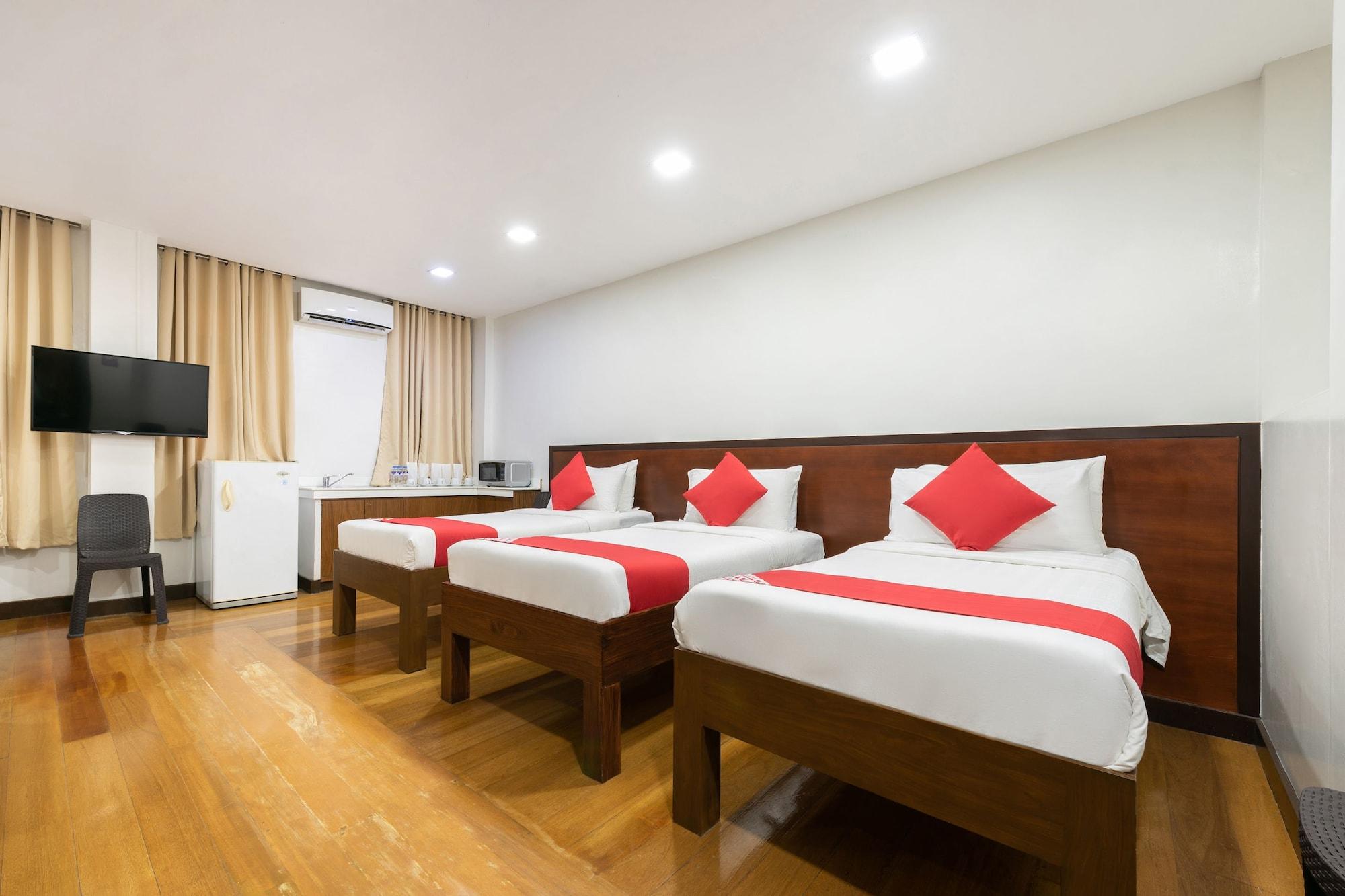 West Makati Hotel Makati City Exteriör bild
