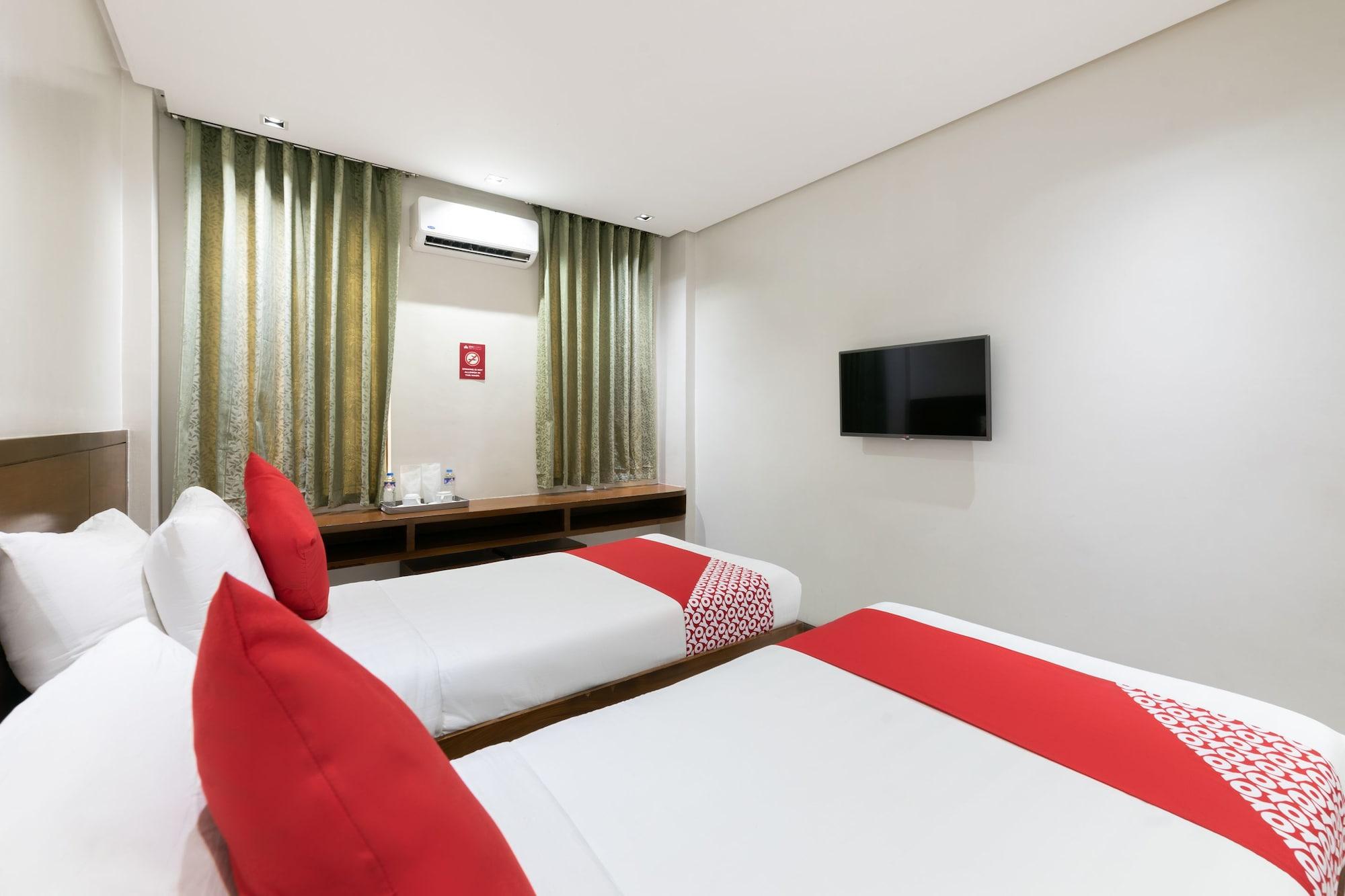 West Makati Hotel Makati City Exteriör bild