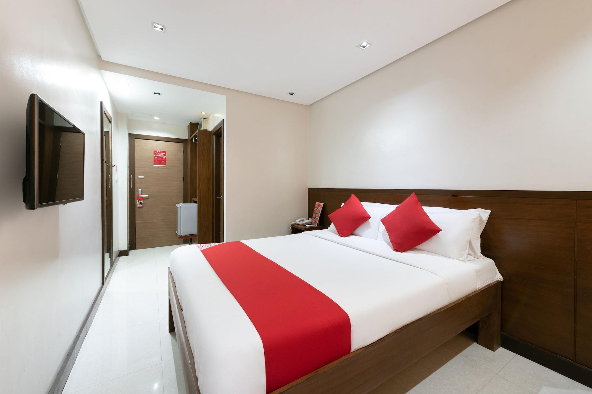 West Makati Hotel Makati City Exteriör bild