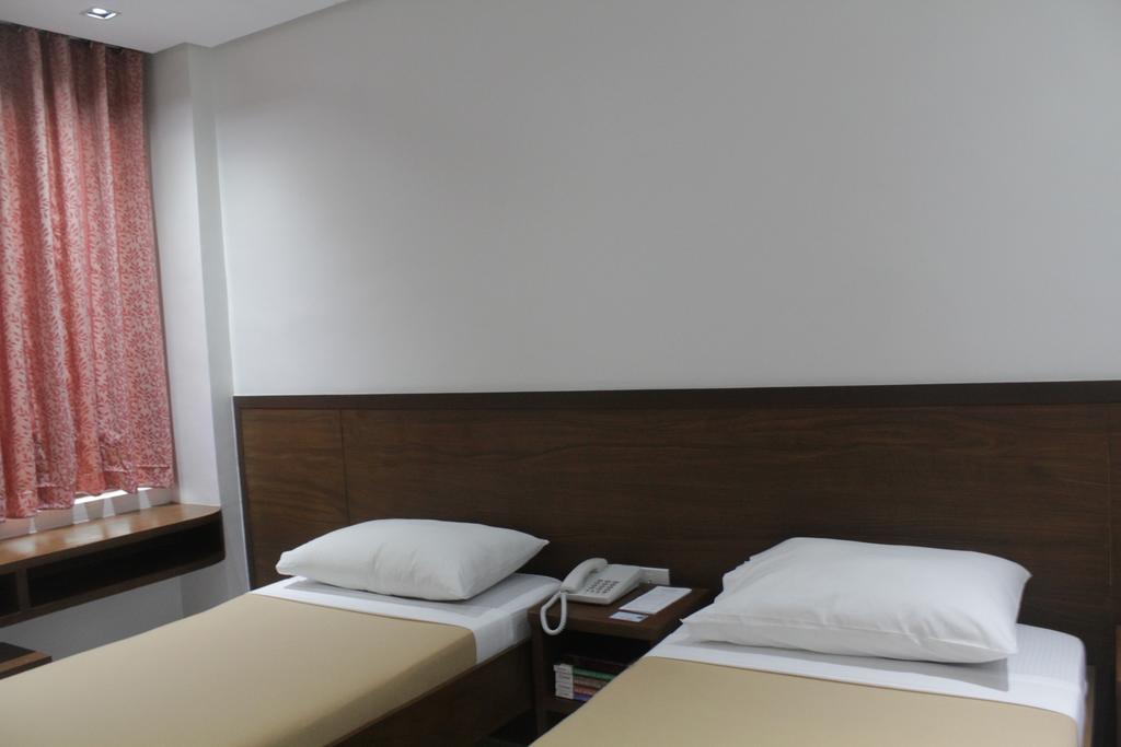 West Makati Hotel Makati City Rum bild