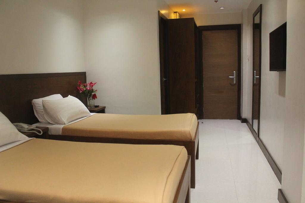 West Makati Hotel Makati City Rum bild