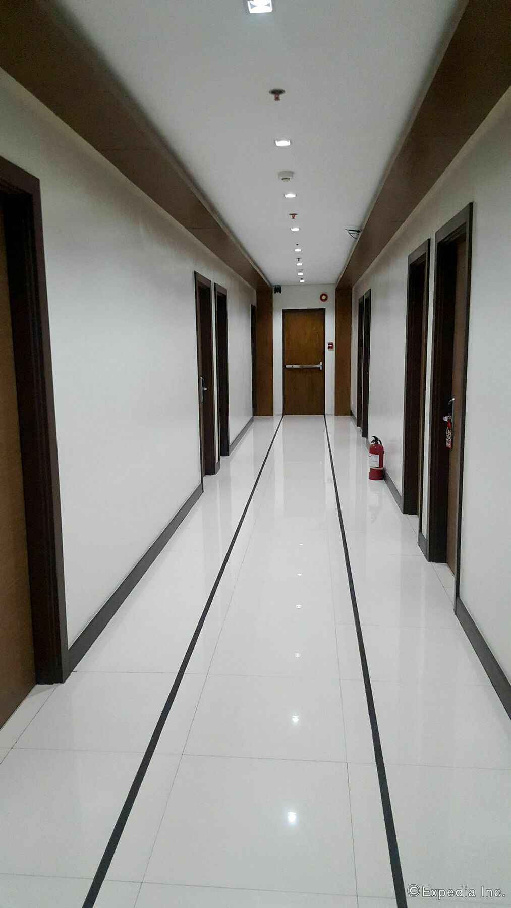 West Makati Hotel Makati City Exteriör bild