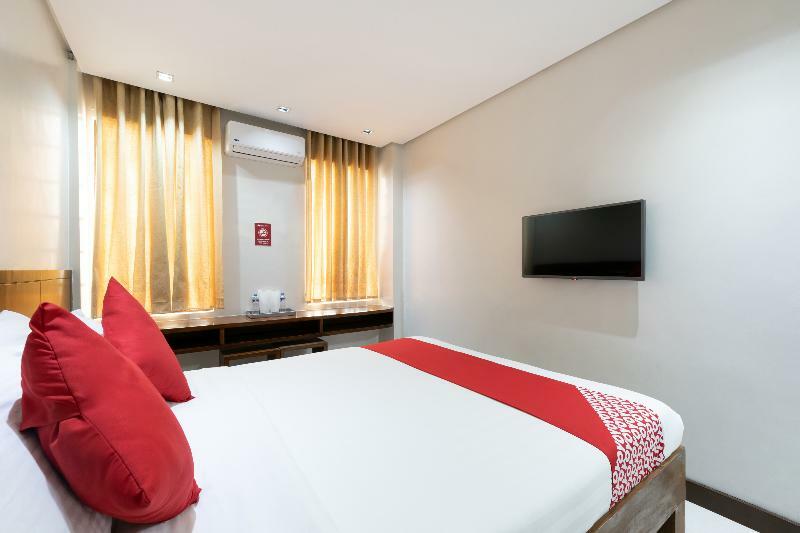 West Makati Hotel Makati City Exteriör bild