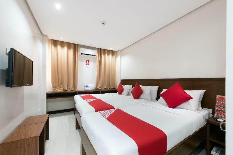 West Makati Hotel Makati City Exteriör bild