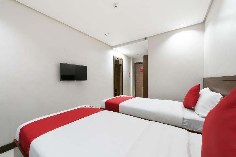 West Makati Hotel Makati City Exteriör bild