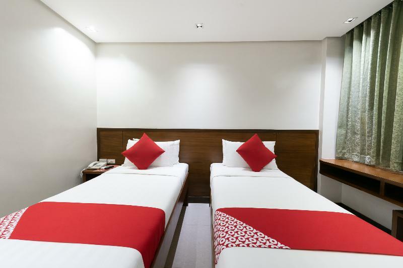 West Makati Hotel Makati City Exteriör bild